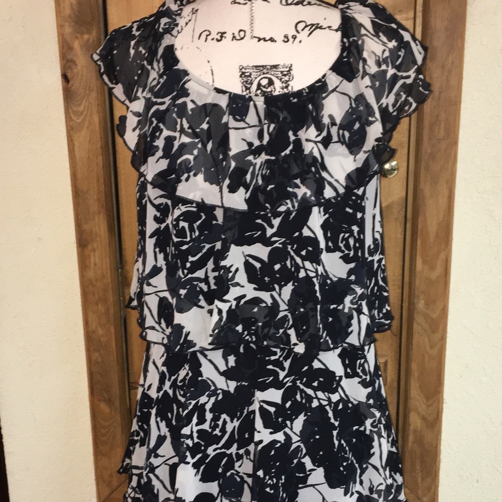 Sleeveless Tunic Top - Picture 5 of 8
